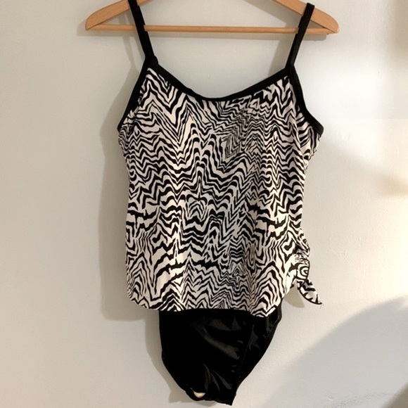 Maxine women’s black and white one piece swimsuit plus size 16, side tie - Picture 1 of 4